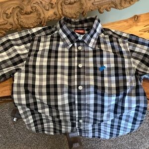 Boys Wrangler EUC size Medium (8)Checkered Button Down Shirt - Black and Gray.